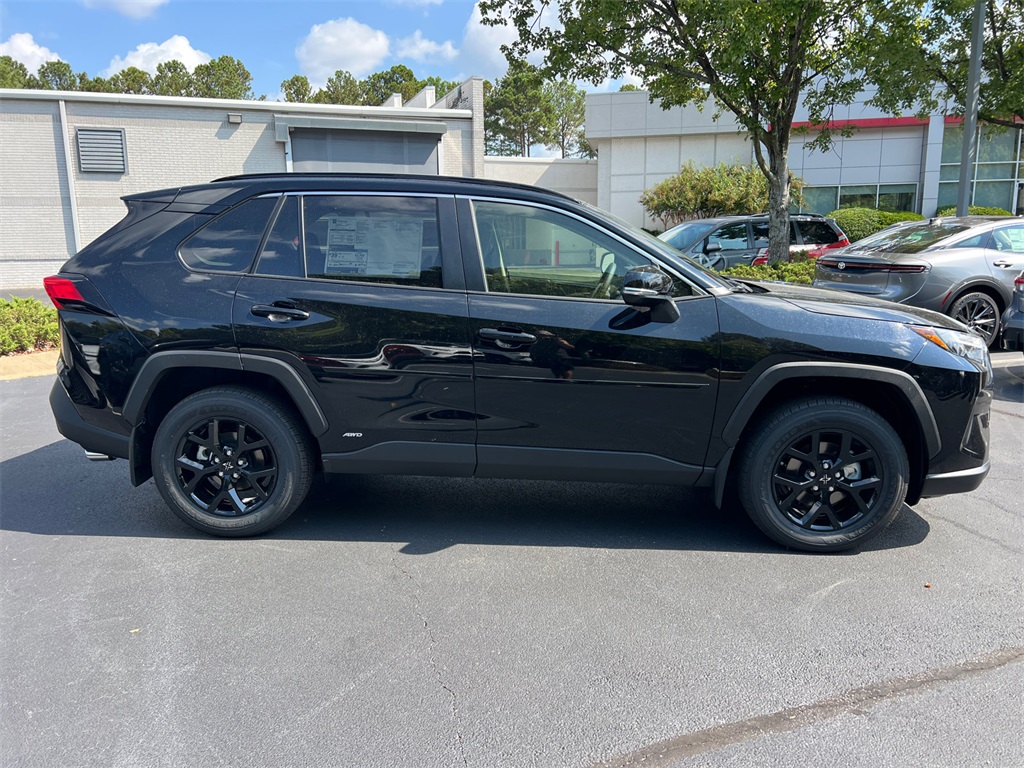 2025 Toyota RAV4 Hybrid XLE photo 2