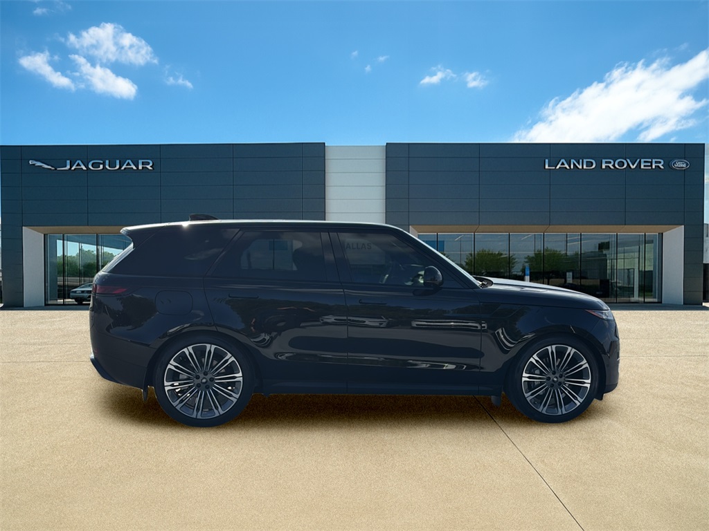 2025 Land Rover Range Rover Sport SE photo 3