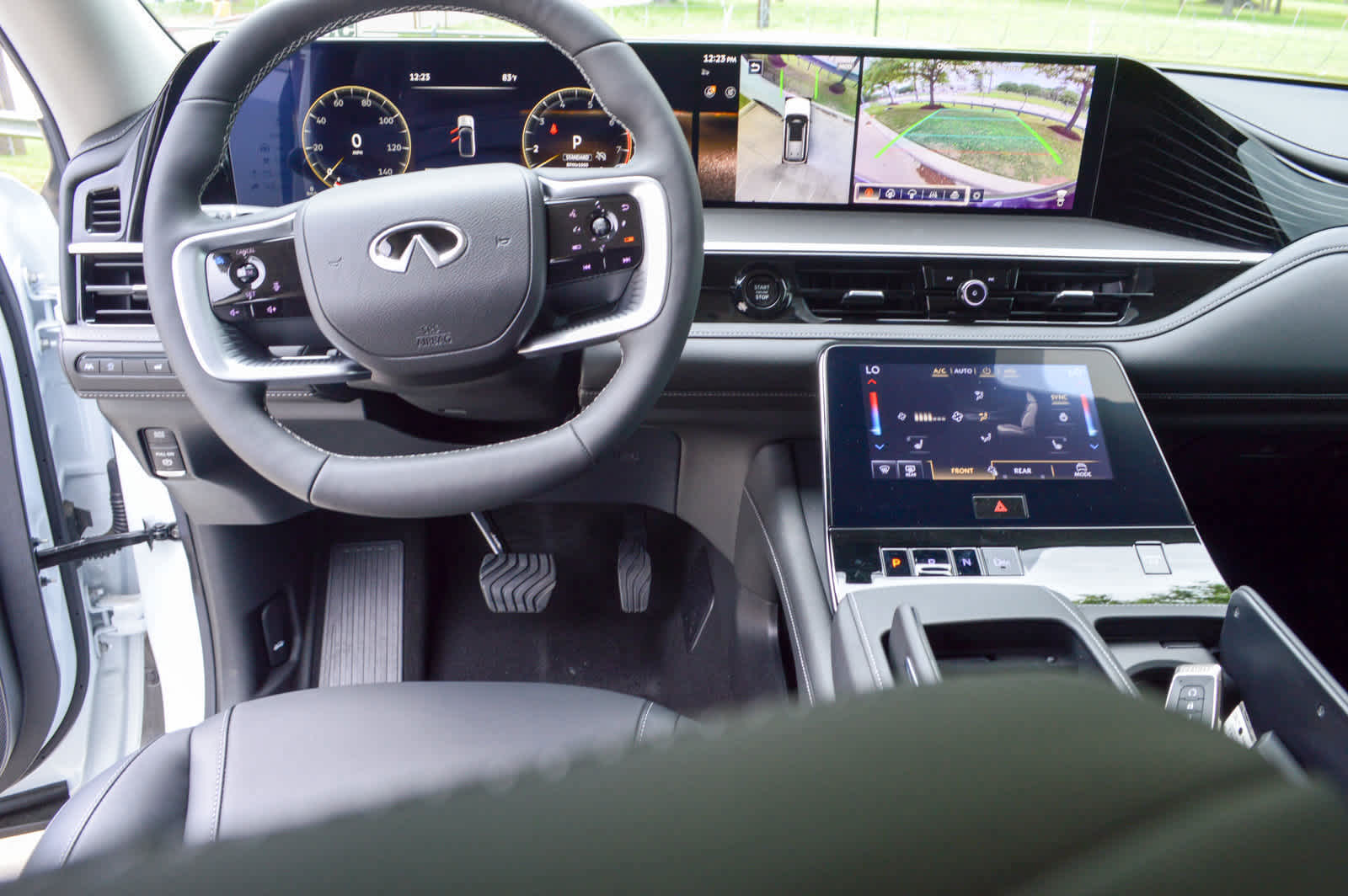 2025 Infiniti QX80 Pure photo 16