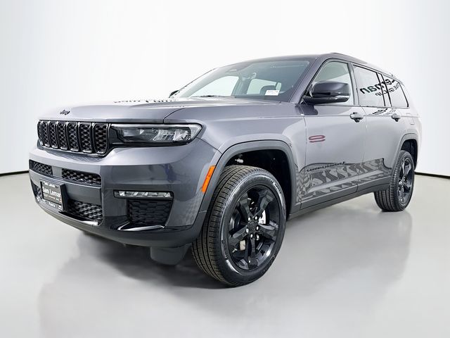 2025 Jeep Grand Cherokee Limited photo 3