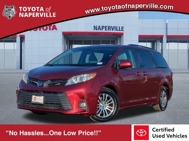 2020 Toyota Sienna XLE's photo