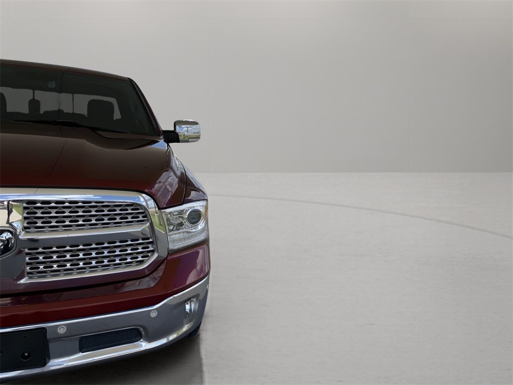 2017 Ram 1500 Laramie photo 3