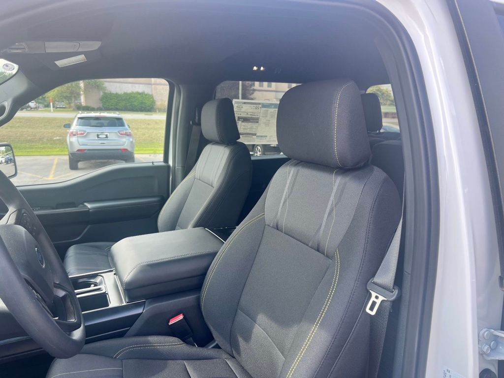 2025 Ford F-150 STX photo 5