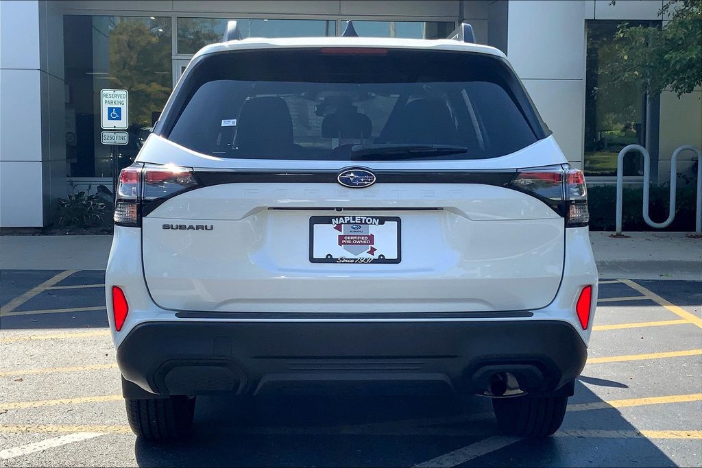 2025 Subaru Forester Premium Base photo 3