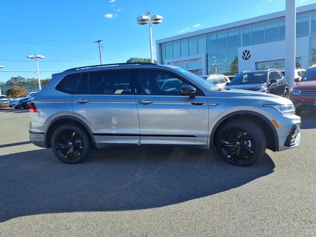 2024 Volkswagen Tiguan SE R-Line Black photo 4