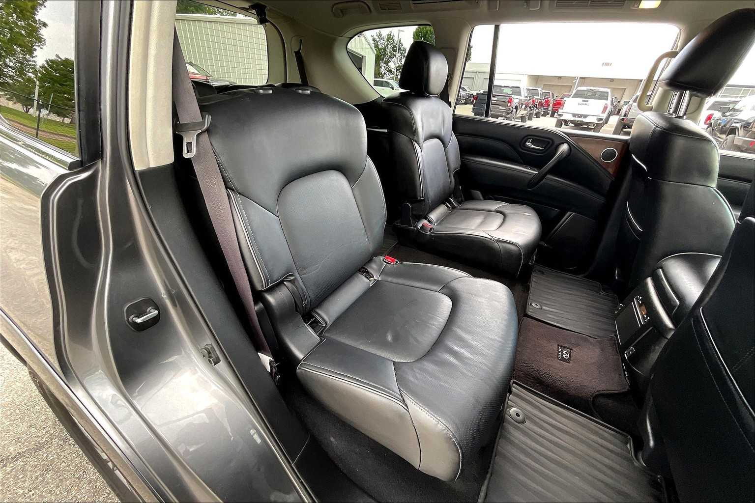 2019 Infiniti QX80 Luxe photo 20