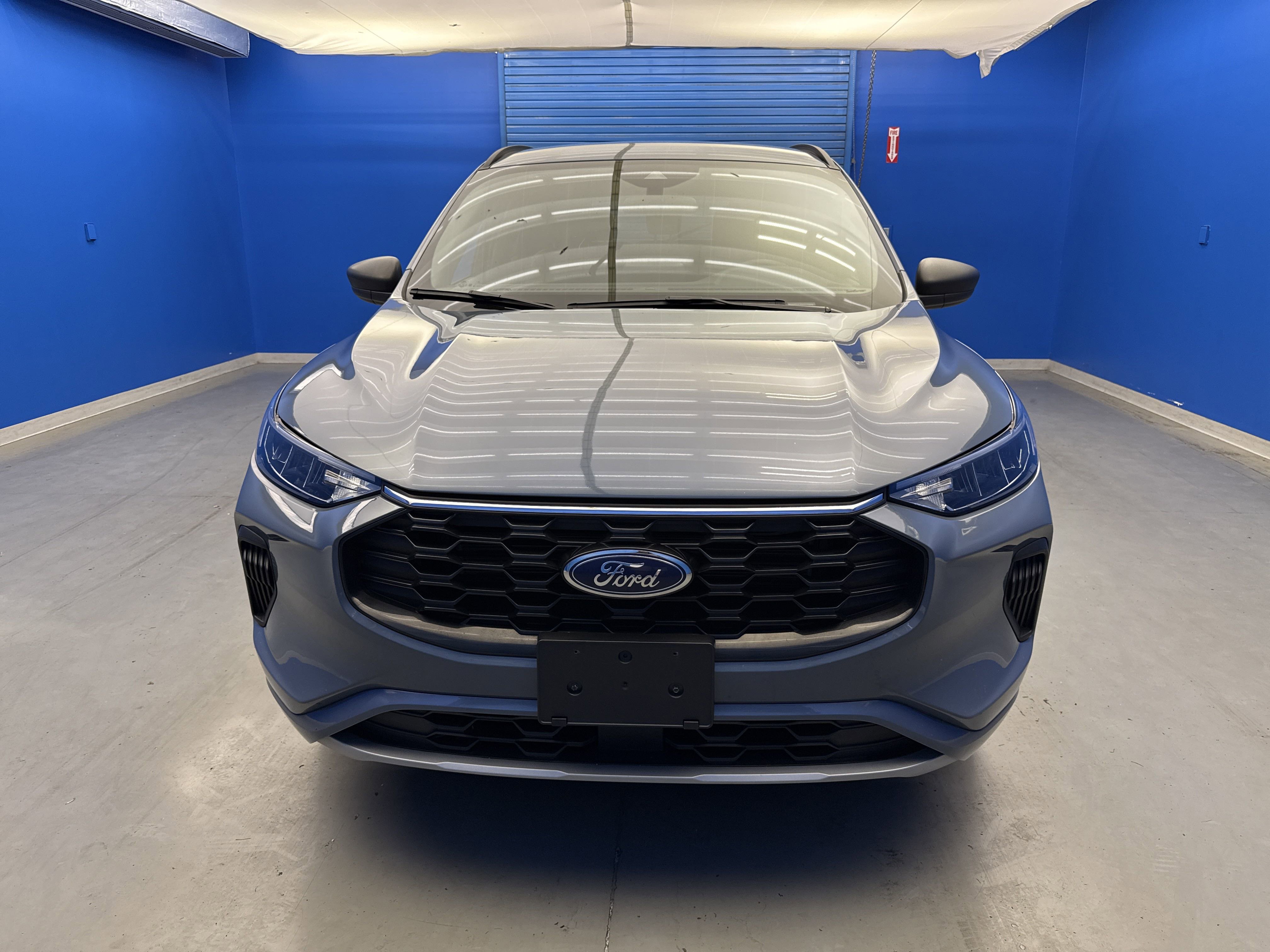 2023 Ford Escape ST-Line photo 3
