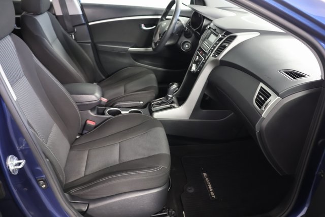 2016 Hyundai Elantra GT Base photo 18