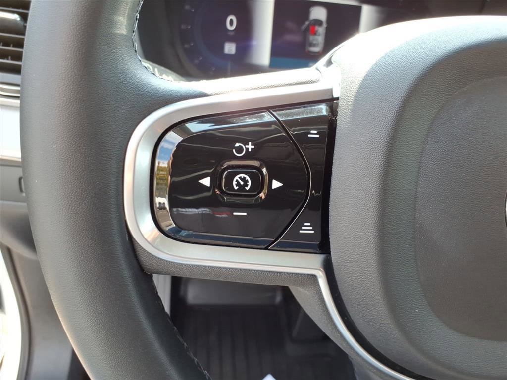 2023 Volvo XC90 Core photo 15