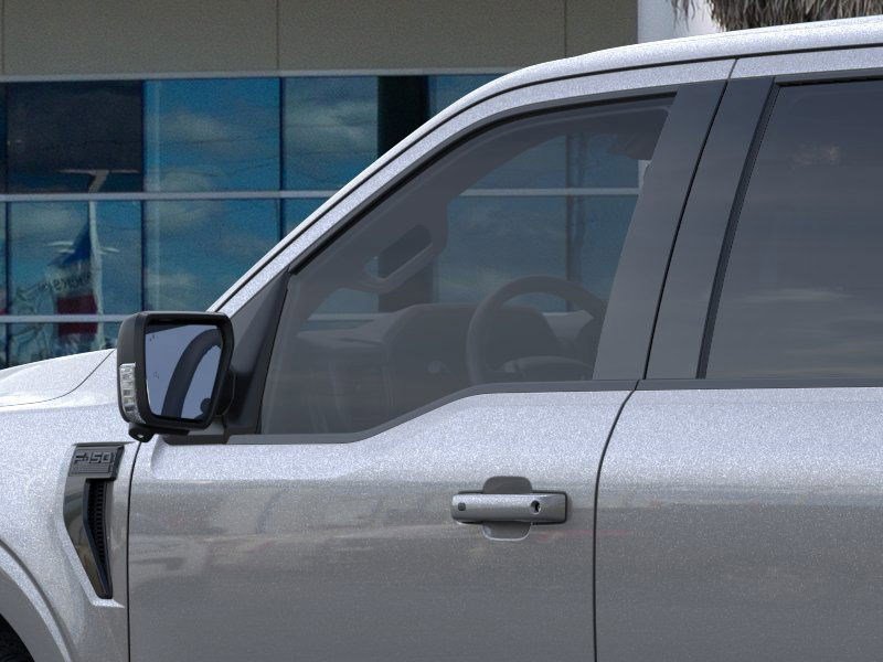 2025 Ford F-150 XLT photo 17