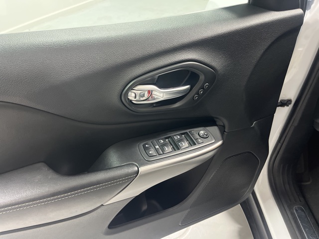 2020 Jeep Cherokee Limited photo 4