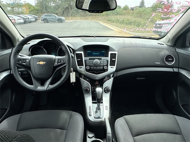 2016 Chevrolet Cruze LT photo 22