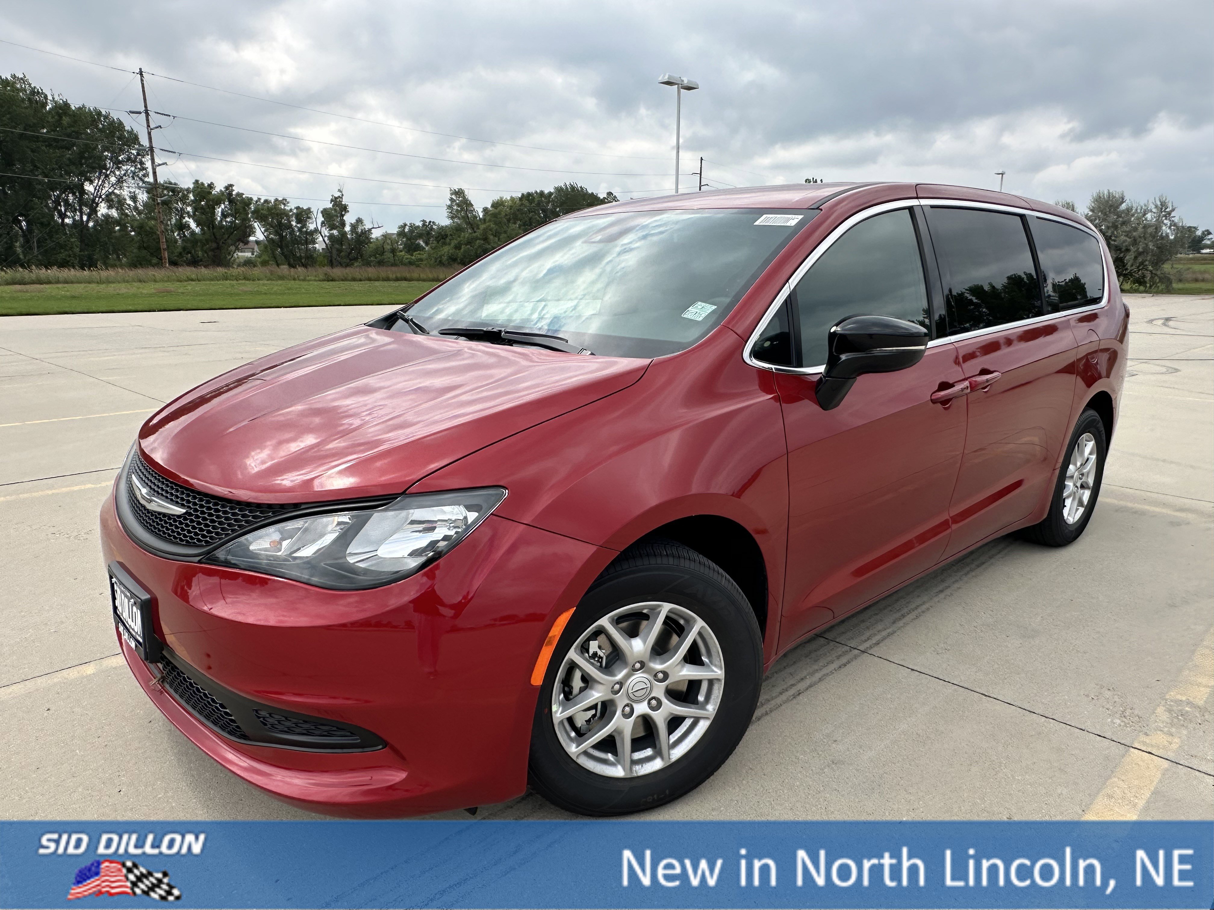 2026 Chrysler Voyager LX's photo