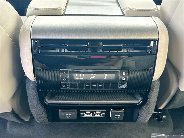 2025 Jeep Wagoneer L Series I photo 20