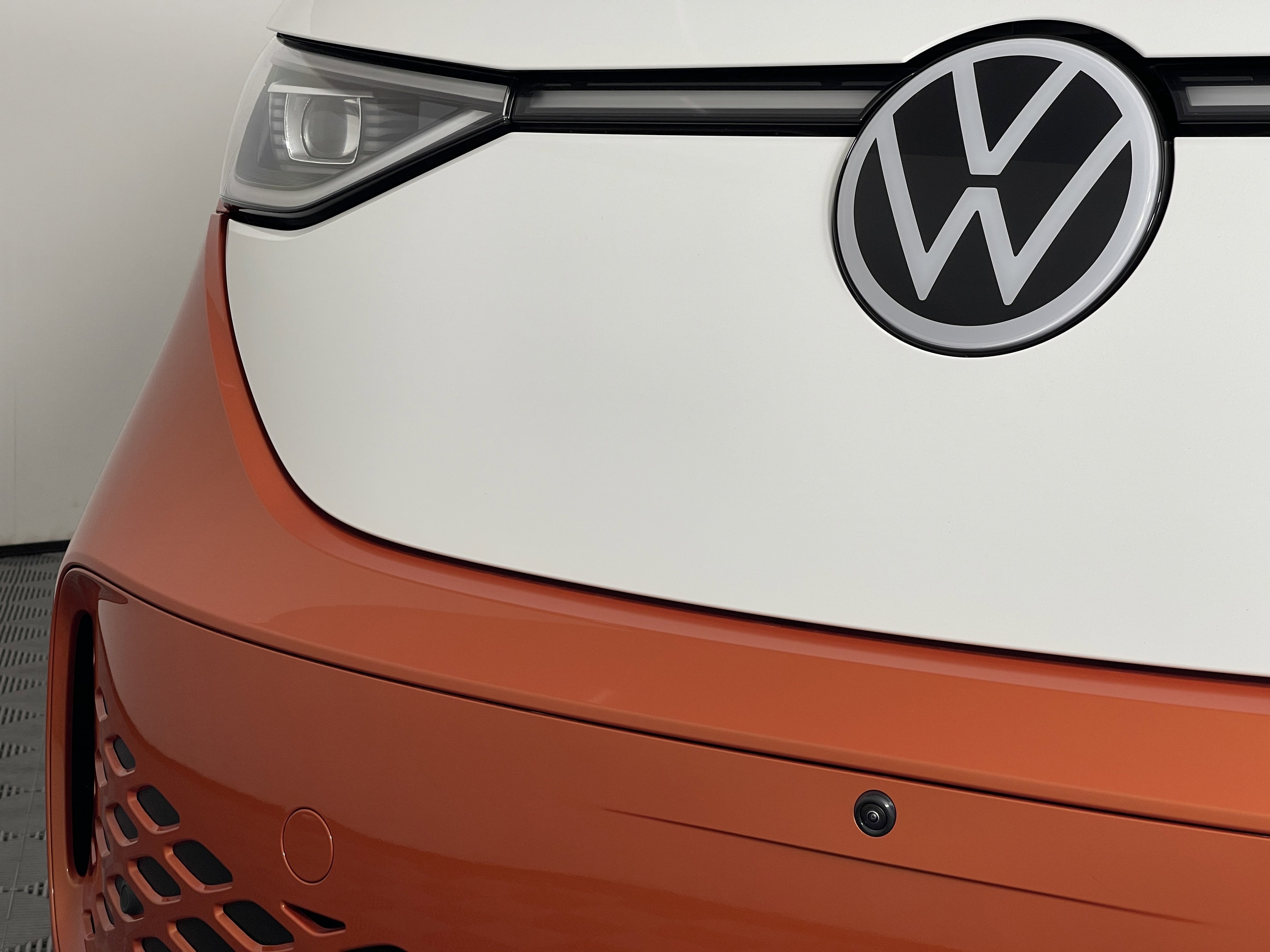 2025 Volkswagen ID. Buzz Pro Plus photo 2
