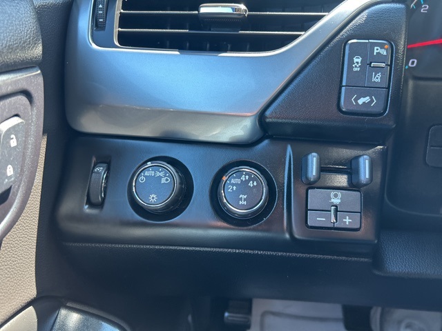 2015 Chevrolet Tahoe LT photo 33