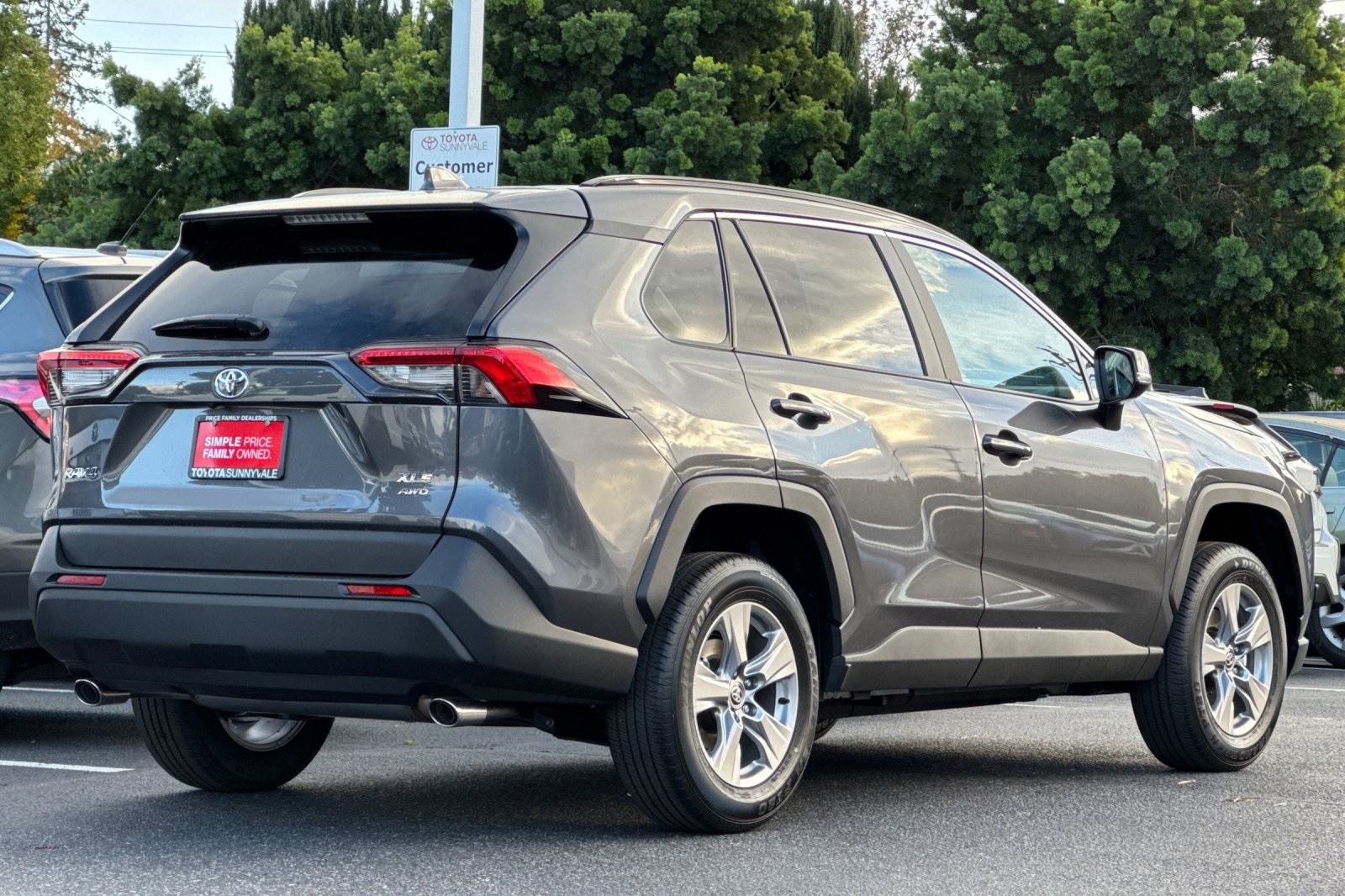 2025 Toyota RAV4 XLE photo 3