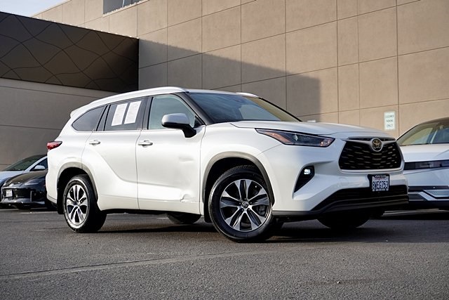 2021 Toyota Highlander XLE's photo
