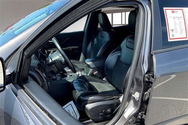 2019 Jeep Cherokee Trailhawk photo 23