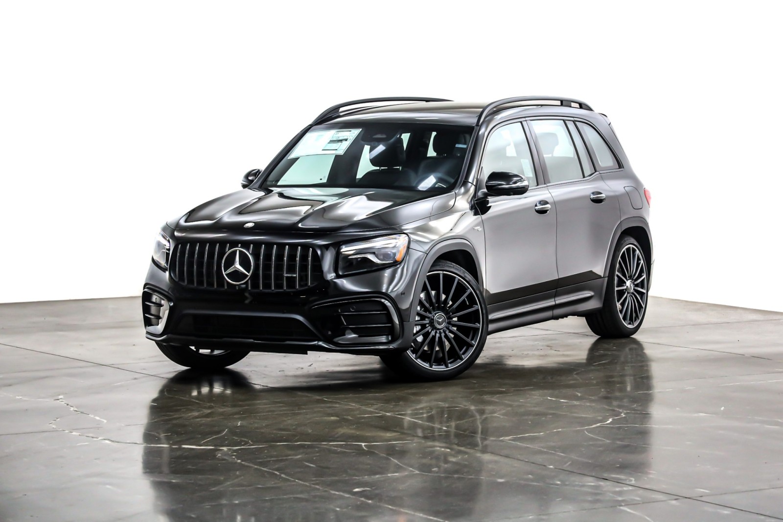 2026 Mercedes-Benz GLB AMG GLB 35's photo