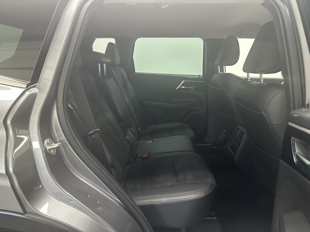 2023 Mitsubishi Outlander SE photo 17