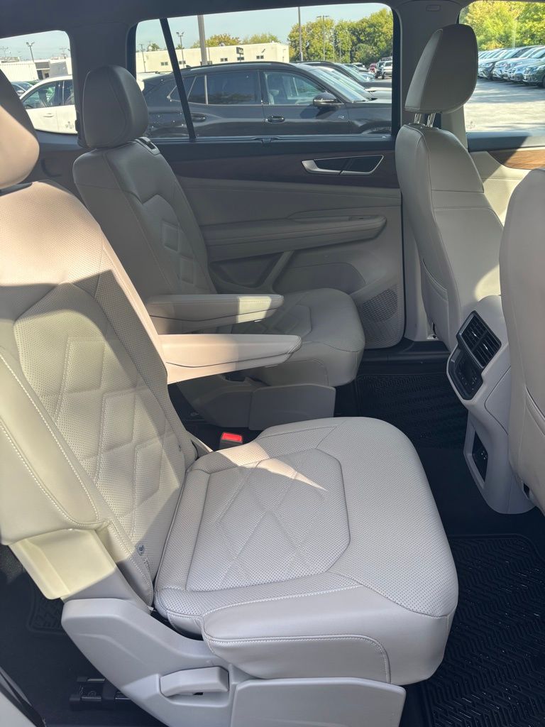 2024 Volkswagen Atlas SE Technology photo 17