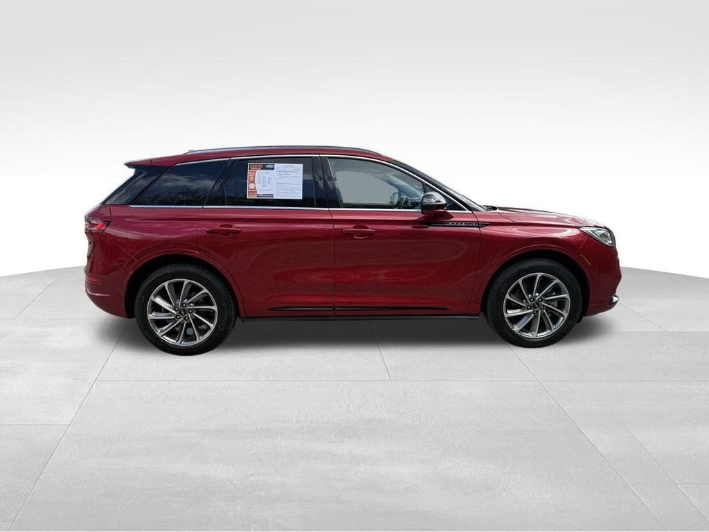 2022 Lincoln Corsair Grand Touring photo 4