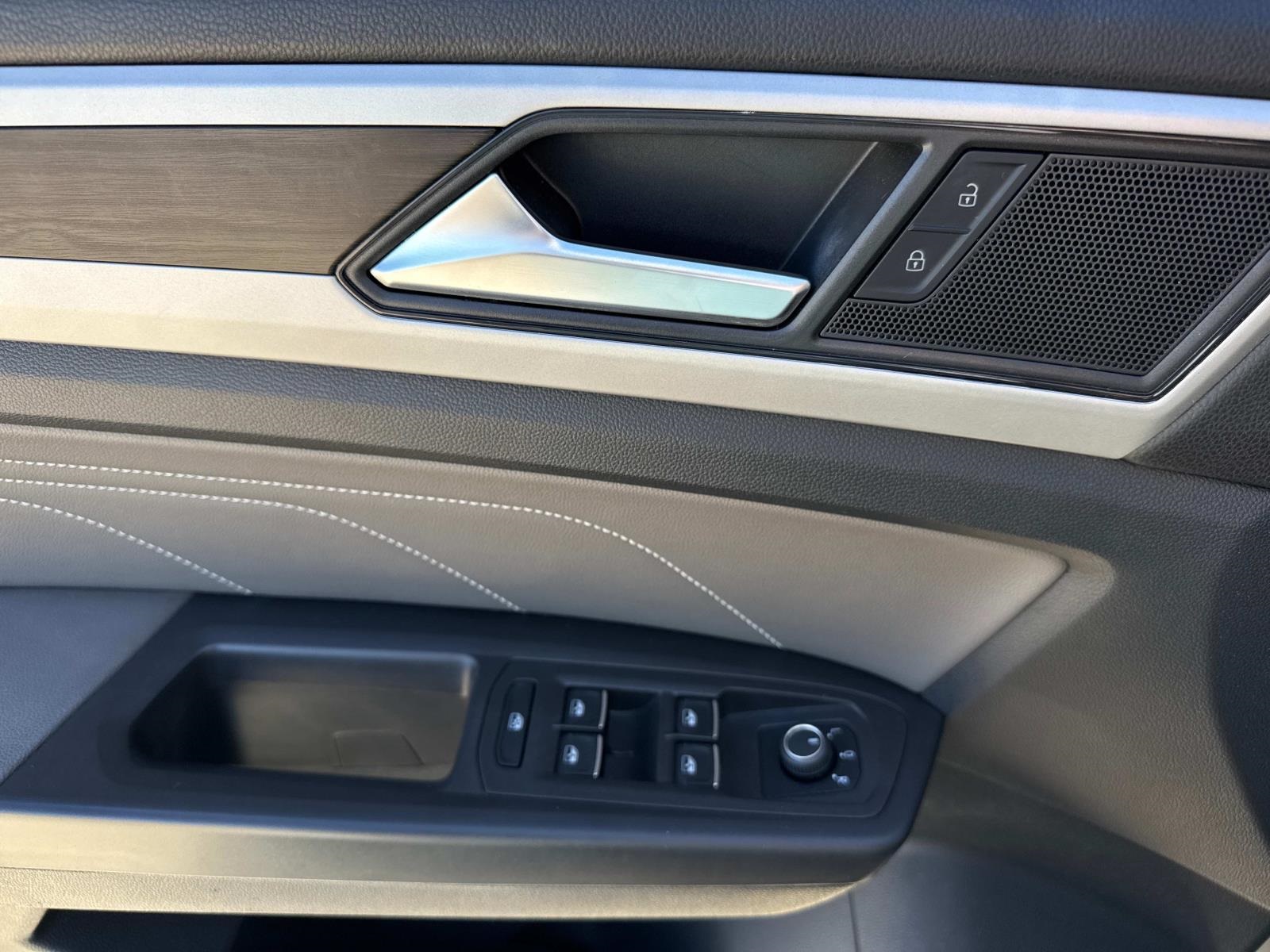 2022 Volkswagen Atlas V6 SE Technology photo 18