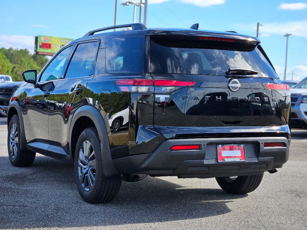 2025 Nissan Pathfinder SV photo 3