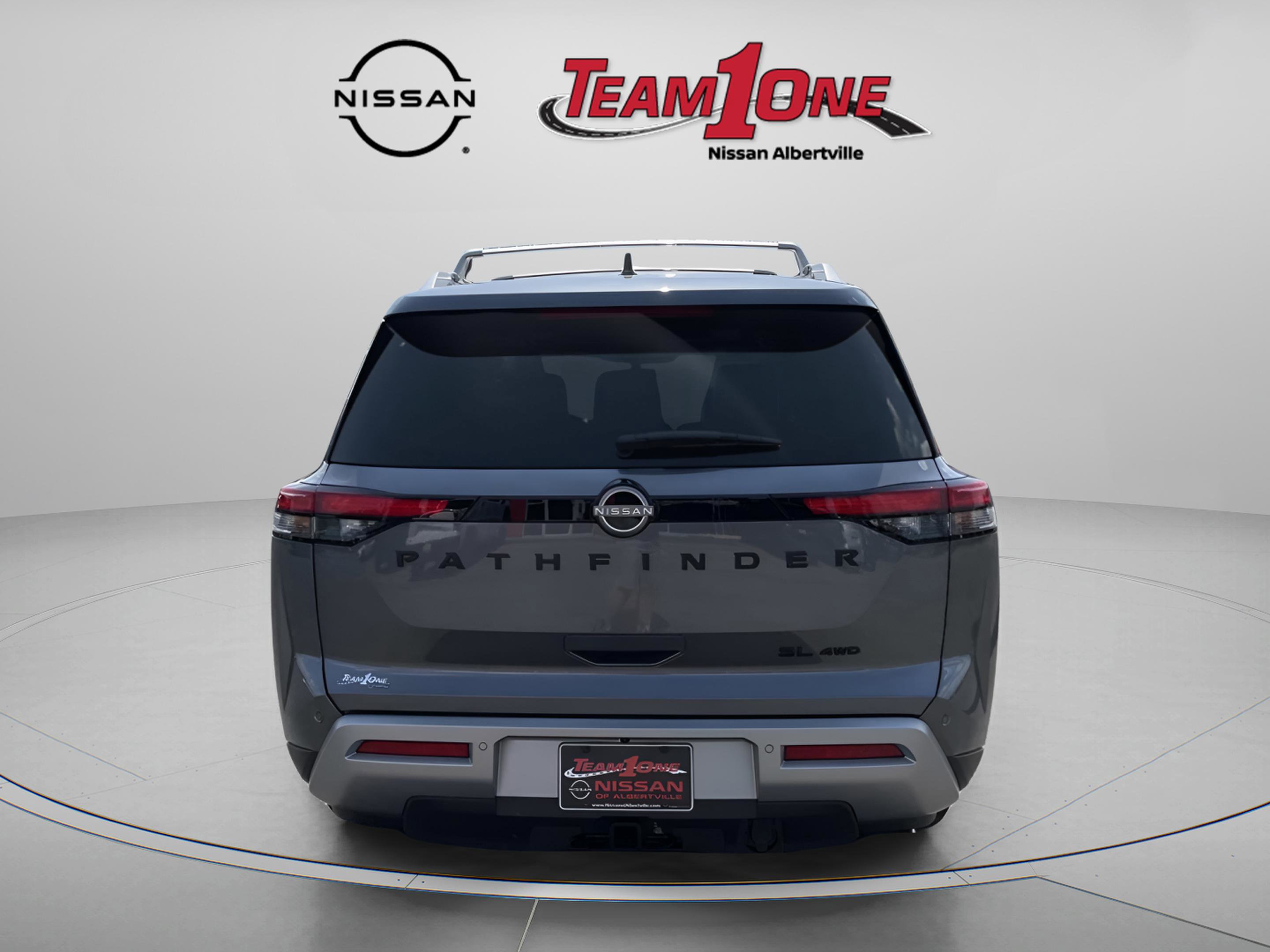 2025 Nissan Pathfinder SL photo 3