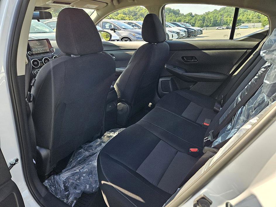 2025 Nissan Sentra SV photo 8