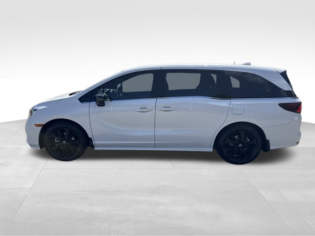 2024 Honda Odyssey Sport photo 2
