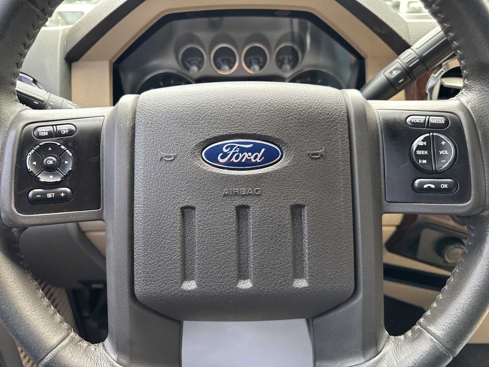 2012 Ford F-350 Lariat photo 26