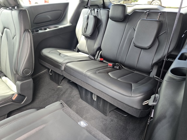 2026 Chrysler Pacifica photo 22