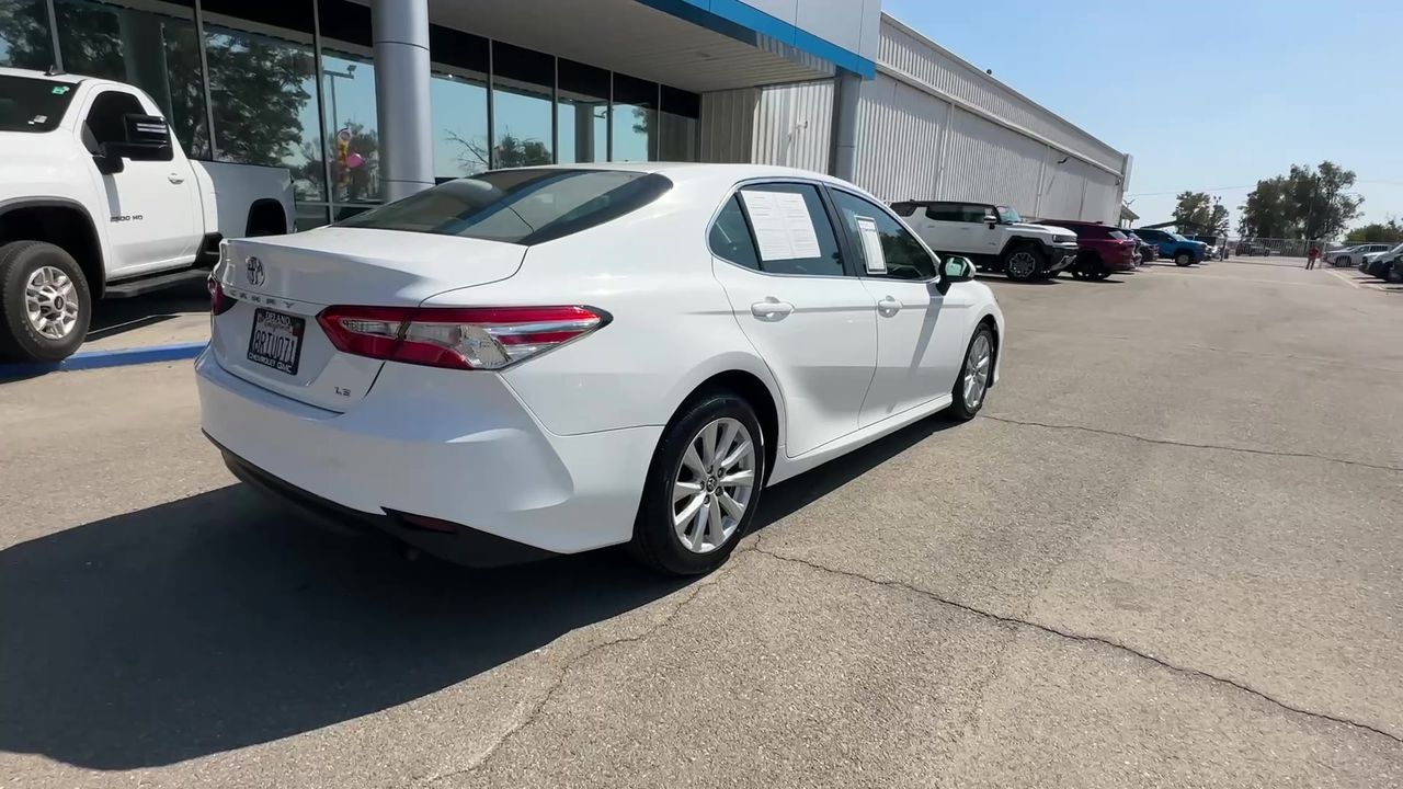 2018 Toyota Camry LE photo 31