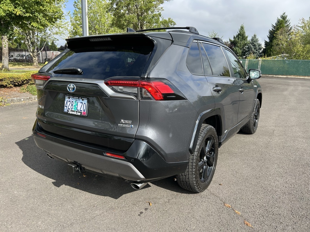 2020 Toyota RAV4 Hybrid XSE photo 6