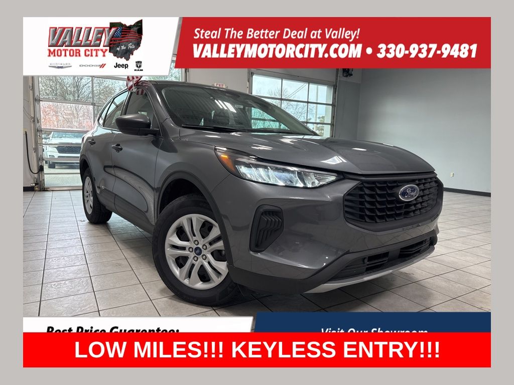 2023 Ford Escape Base's photo