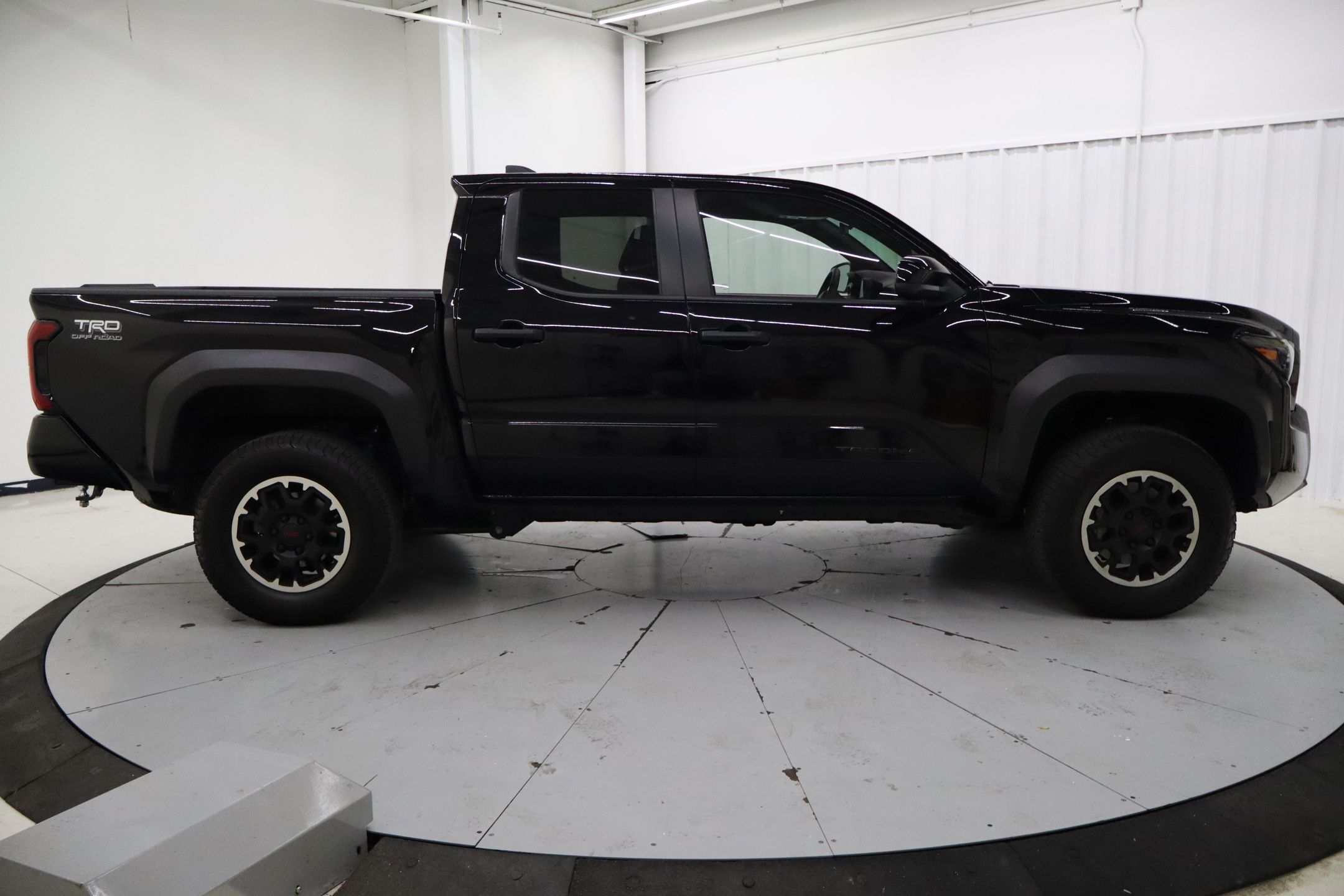 2024 Toyota Tacoma Limited photo 2