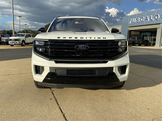 2025 Ford Expedition MAX Platinum photo 4