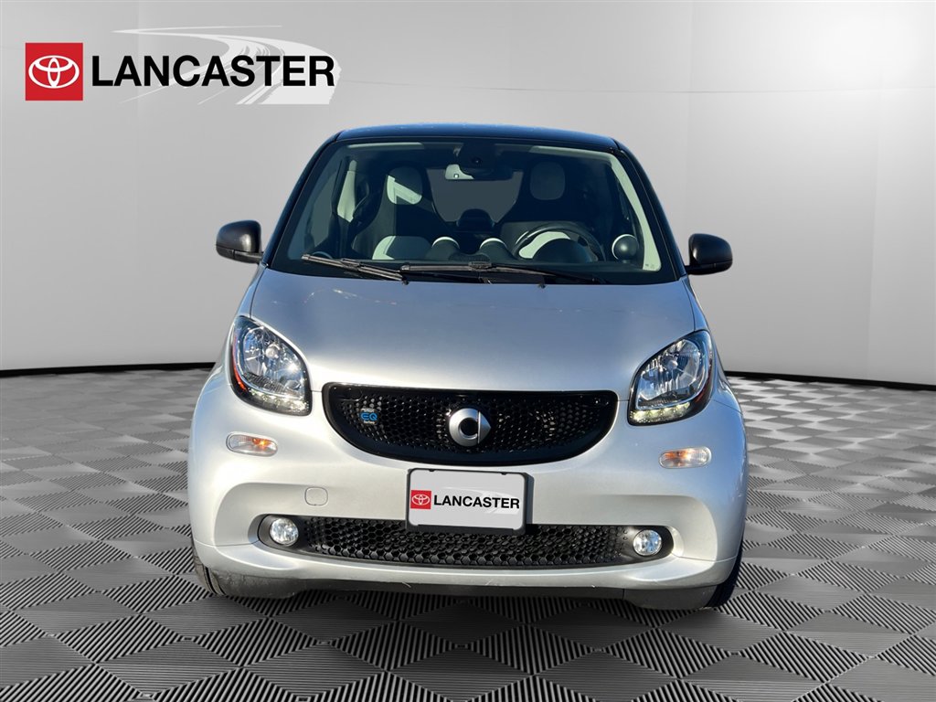 Used 2018 smart fortwo passion with VIN WMEFJ9BA8JK312639 for sale in Lancaster, CA