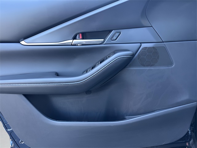 2025 Mazda CX-30 2.5 S Preferred photo 9