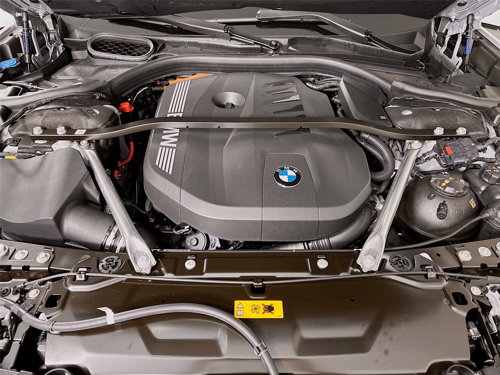 2026 Bmw 750e photo 28