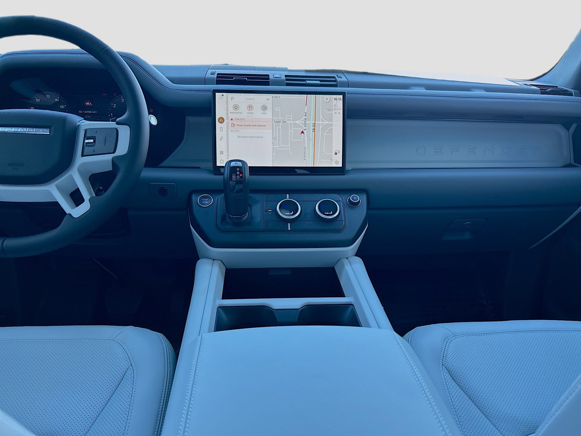 2025 Land Rover Defender 110 S photo 10