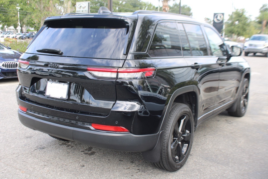 2023 Jeep Grand Cherokee Altitude photo 4