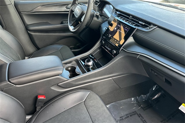 2025 Jeep Grand Cherokee Altitude photo 16