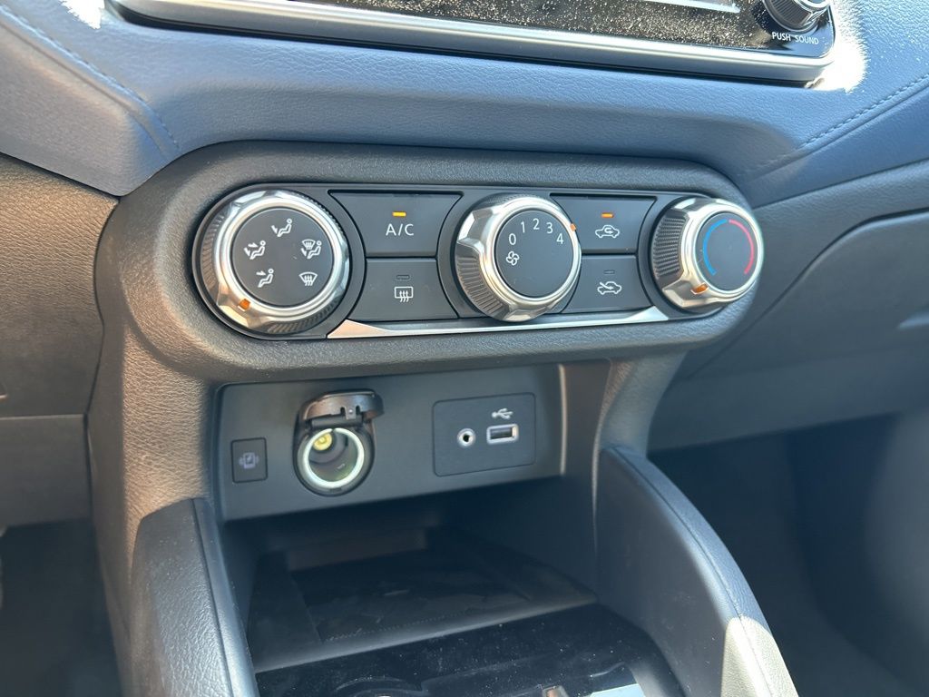 2025 Nissan Versa SV photo 25