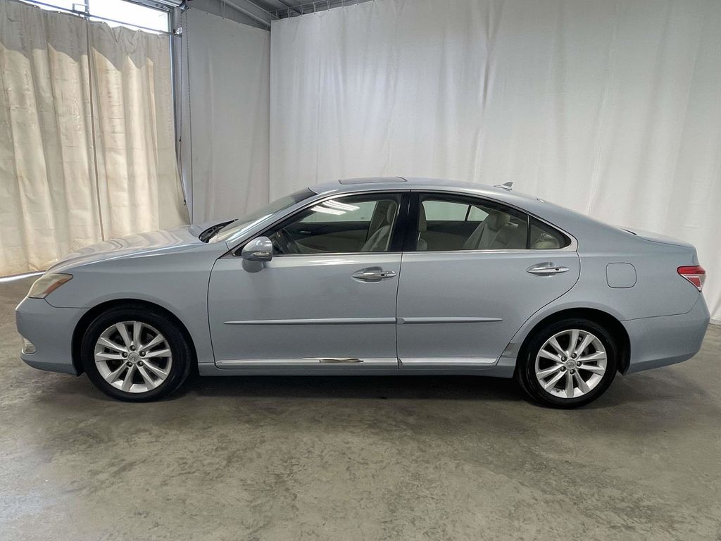 2010 Lexus ES 350 photo 3