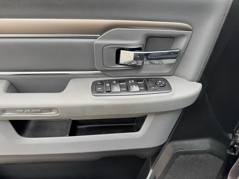 2020 Ram 1500 Classic Warlock photo 12