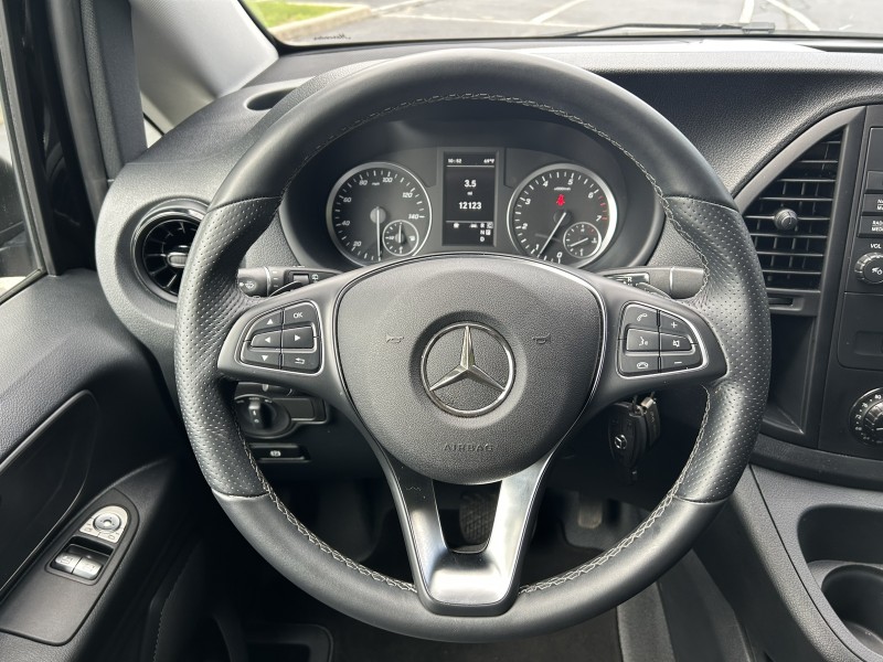 2023 Mercedes Benz Metris Passenger Van photo 10