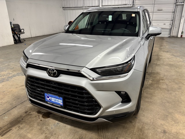 2024 Toyota Highlander Hybrid Limited photo 3